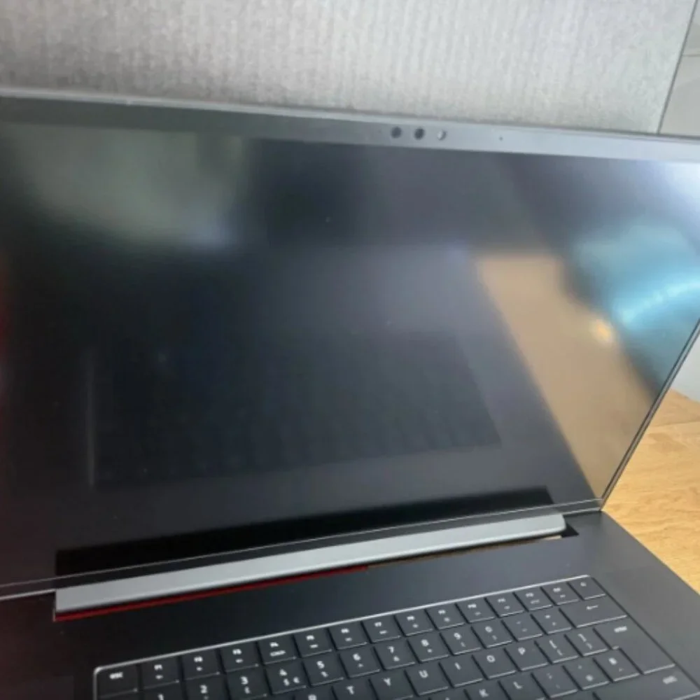 Razer Blade 18 Black Gaming Laptop i9 13950HX RTX 4080 32GB DDR5 240Hz